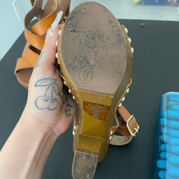 Platforms - Picture 4 of 4